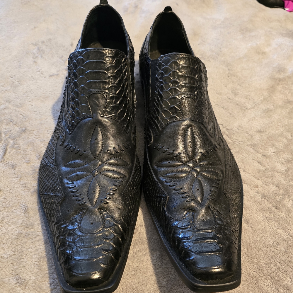 VINTAGE  Black LEATHER Textured Men's  ROCK MEETS WESTERN STYLE Loafers